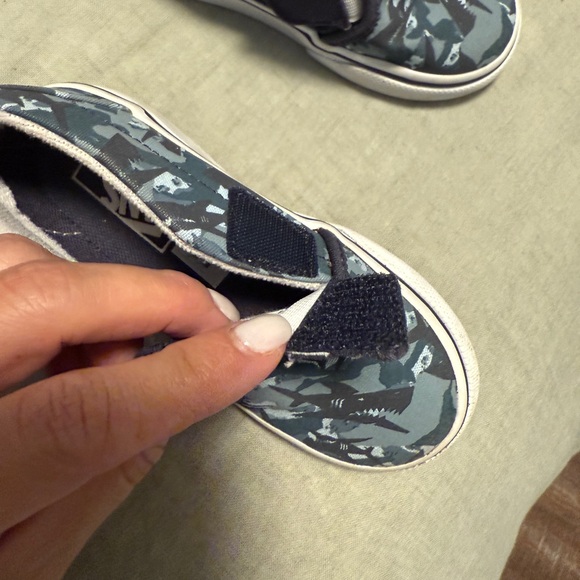 Vans Shark Pattern - Picture 6 of 6
